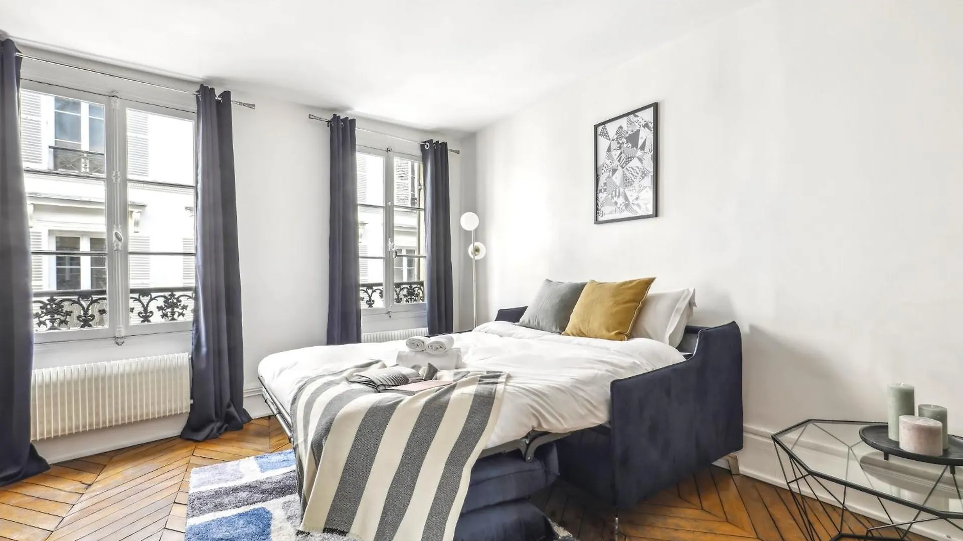 Le Marais 1br Place Saint Paris