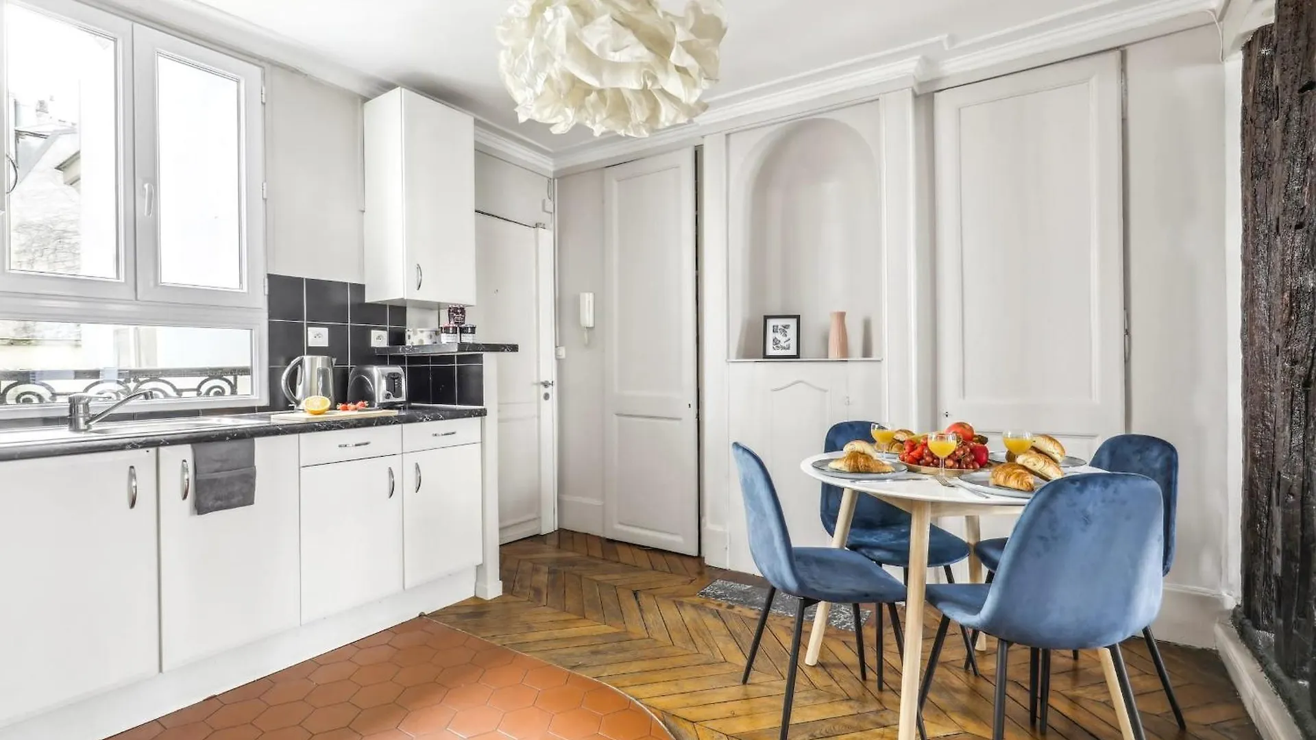 Le Marais 1br Place Saint Apartment Paris